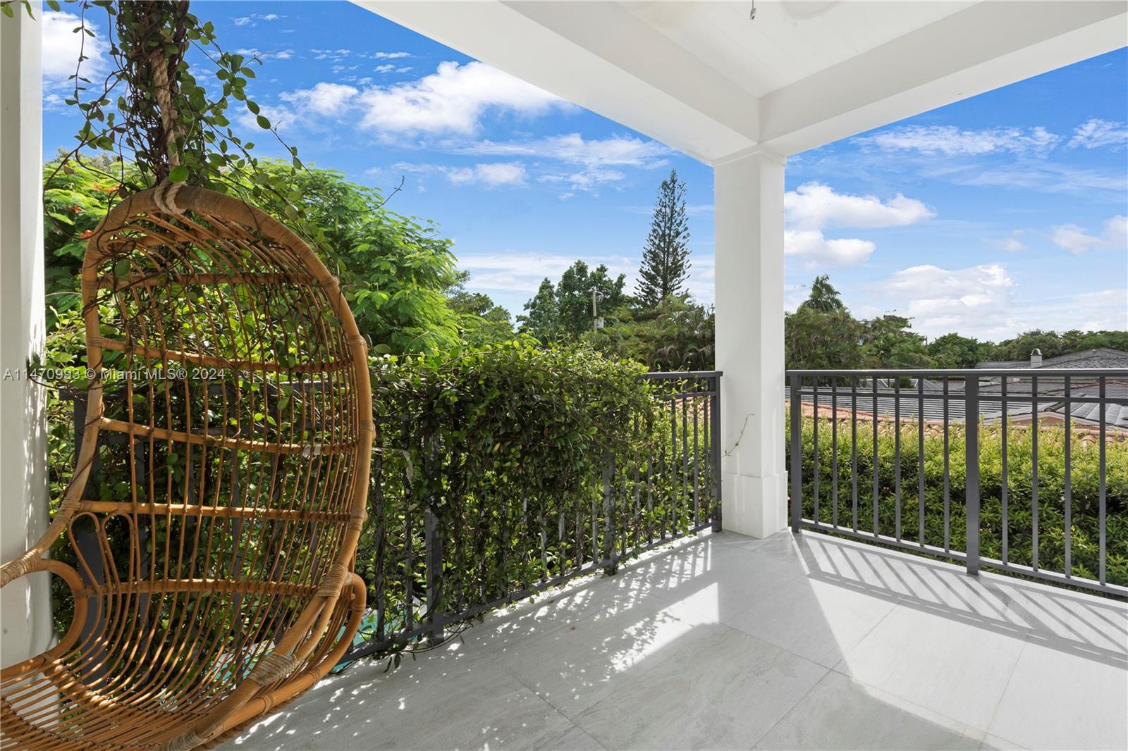 402 Vittorio Ave, Coral Gables, Florida 33146, 4 Bedrooms Bedrooms, ,4 BathroomsBathrooms,Residential,For Sale,402 Vittorio Ave,A11470993