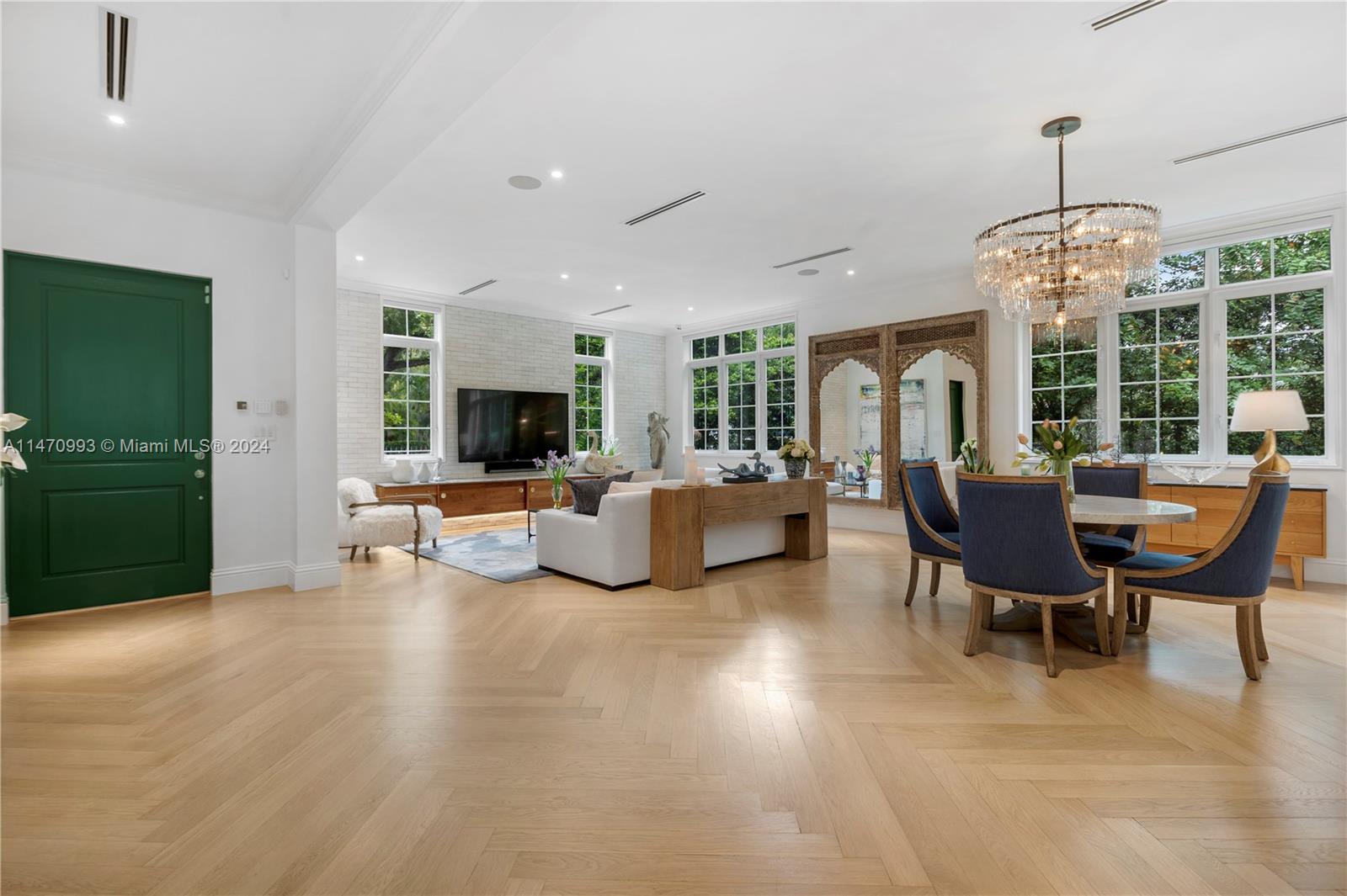 402 Vittorio Ave, Coral Gables, Florida 33146, 4 Bedrooms Bedrooms, ,4 BathroomsBathrooms,Residential,For Sale,402 Vittorio Ave,A11470993