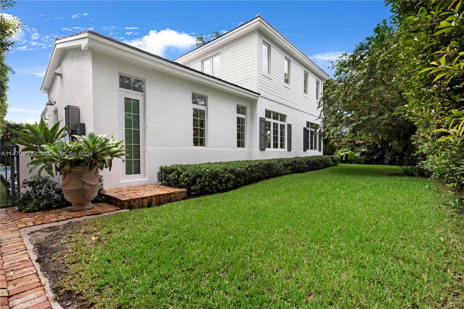 402 Vittorio Ave, Coral Gables, FL, 33146 United States, 4 Bedrooms Bedrooms, ,4 BathroomsBathrooms,Residential,For Sale,Vittorio Ave,A11470993