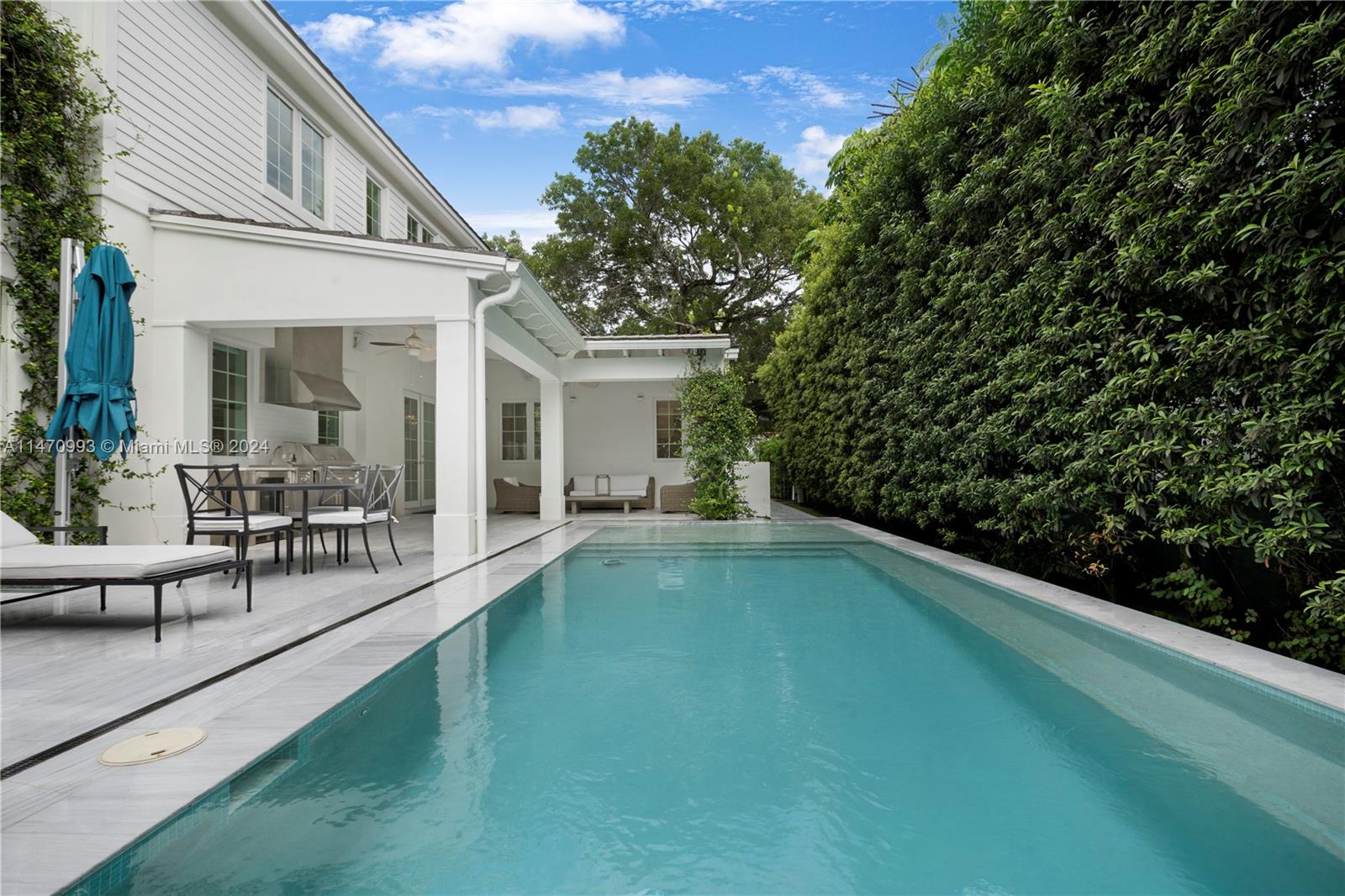 402 Vittorio Ave, Coral Gables, Florida 33146, 4 Bedrooms Bedrooms, ,4 BathroomsBathrooms,Residential,For Sale,402 Vittorio Ave,A11470993