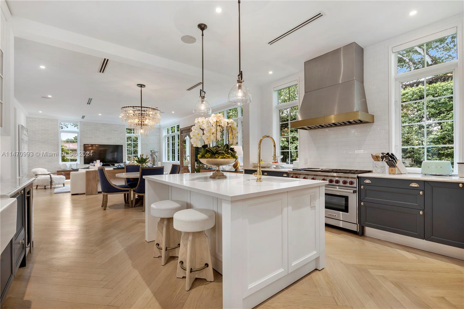 402 Vittorio Ave, Coral Gables, Florida 33146, 4 Bedrooms Bedrooms, ,4 BathroomsBathrooms,Residential,For Sale,402 Vittorio Ave,A11470993