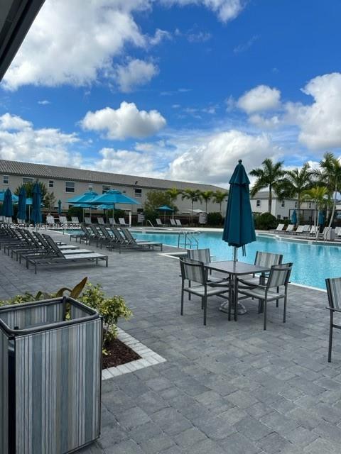 2667 SE 11th St, Homestead, Florida 33035, 3 Bedrooms Bedrooms, ,2 BathroomsBathrooms,Residentiallease,For Rent,2667 SE 11th St,A11469071