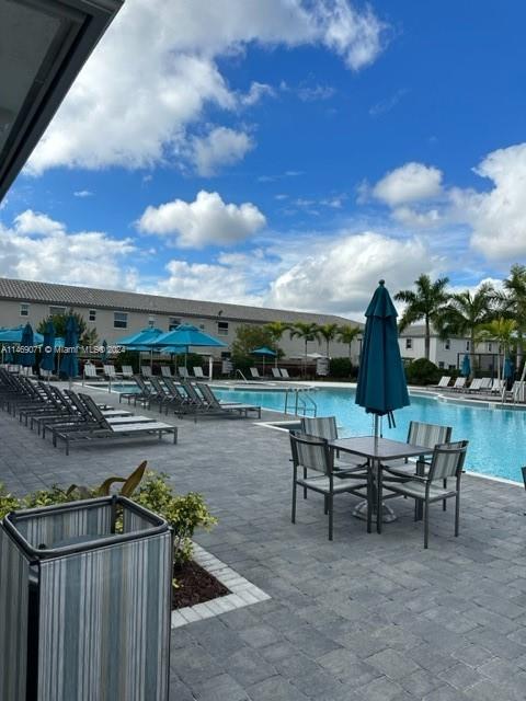 2667 SE 11th St, Homestead, Florida 33035, 3 Bedrooms Bedrooms, ,2 BathroomsBathrooms,Residentiallease,For Rent,2667 SE 11th St,A11469071