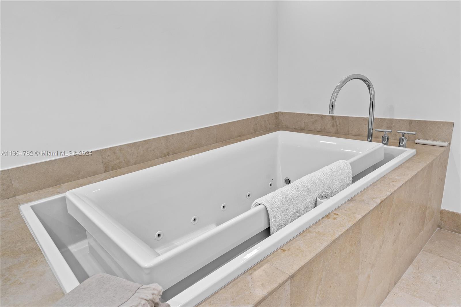 9701 Collins Ave 603S, Bal Harbour, FL 33154, 4 Bedrooms Bedrooms, ,4 BathroomsBathrooms,Residential,For Sale,Collins Ave,A11364782