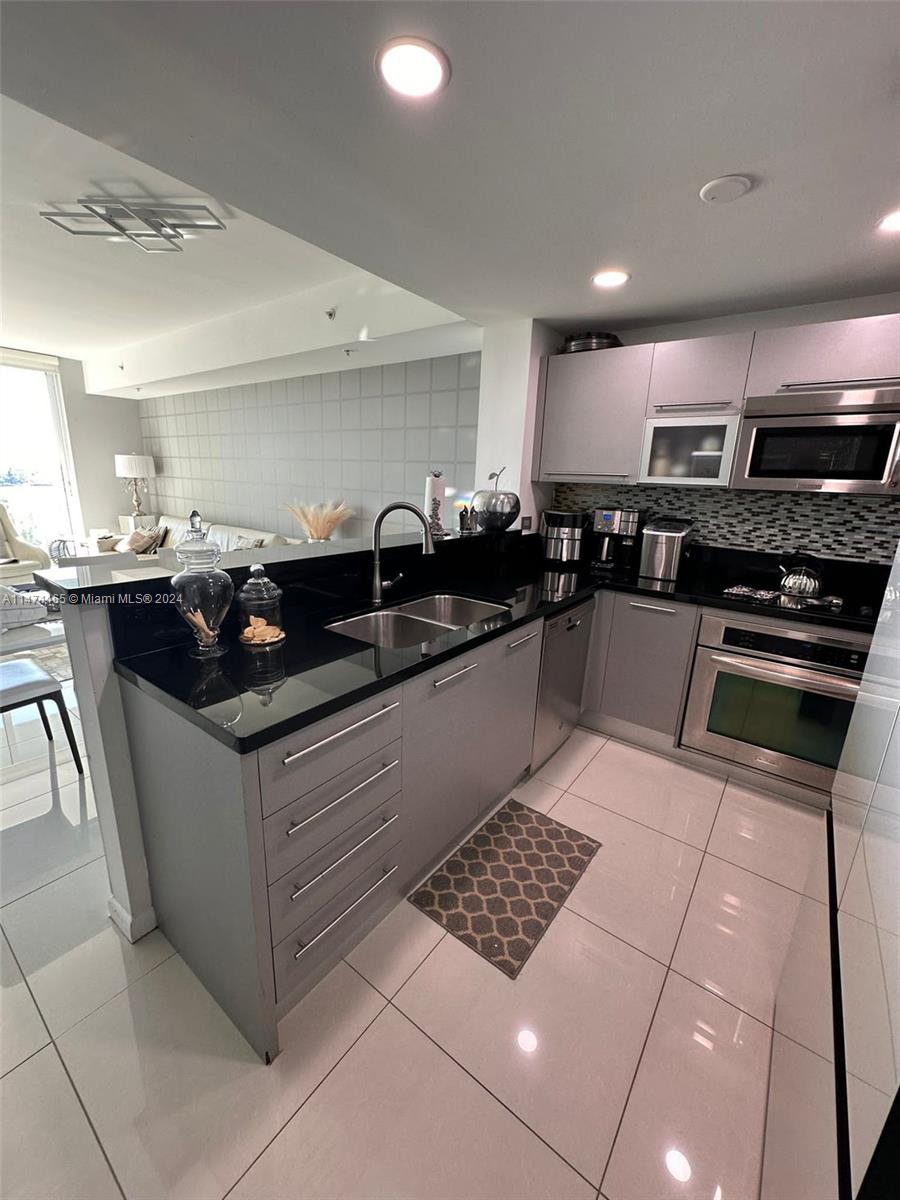 253 NE 2nd St 1003, Miami, Florida 33132, 2 Bedrooms Bedrooms, ,2 BathroomsBathrooms,Residential,For Sale,253 NE 2nd St 1003,A11471165