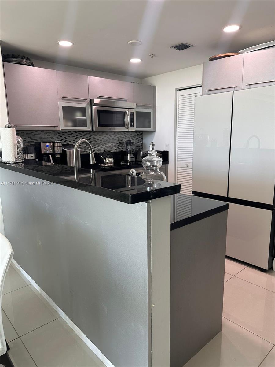 253 NE 2nd St 1003, Miami, Florida 33132, 2 Bedrooms Bedrooms, ,2 BathroomsBathrooms,Residential,For Sale,253 NE 2nd St 1003,A11471165