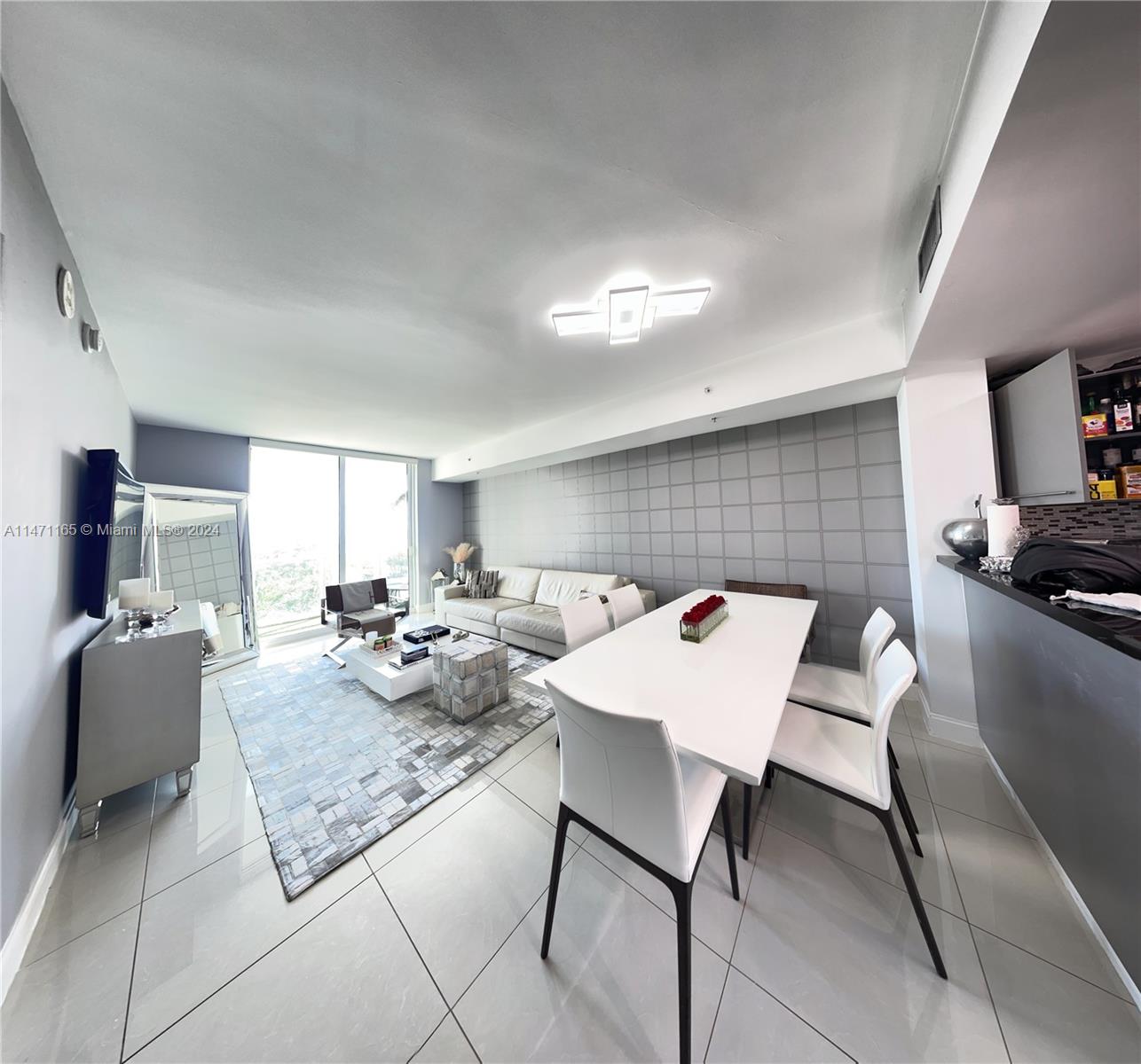 253 NE 2nd St 1003, Miami, Florida 33132, 2 Bedrooms Bedrooms, ,2 BathroomsBathrooms,Residential,For Sale,253 NE 2nd St 1003,A11471165