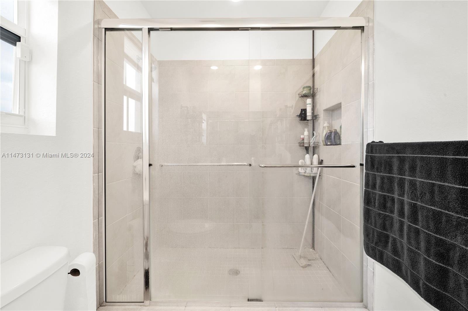 805 SE 18th St, Homestead, Florida 33034, 3 Bedrooms Bedrooms, ,2 BathroomsBathrooms,Residential,For Sale,805 SE 18th St,A11473131