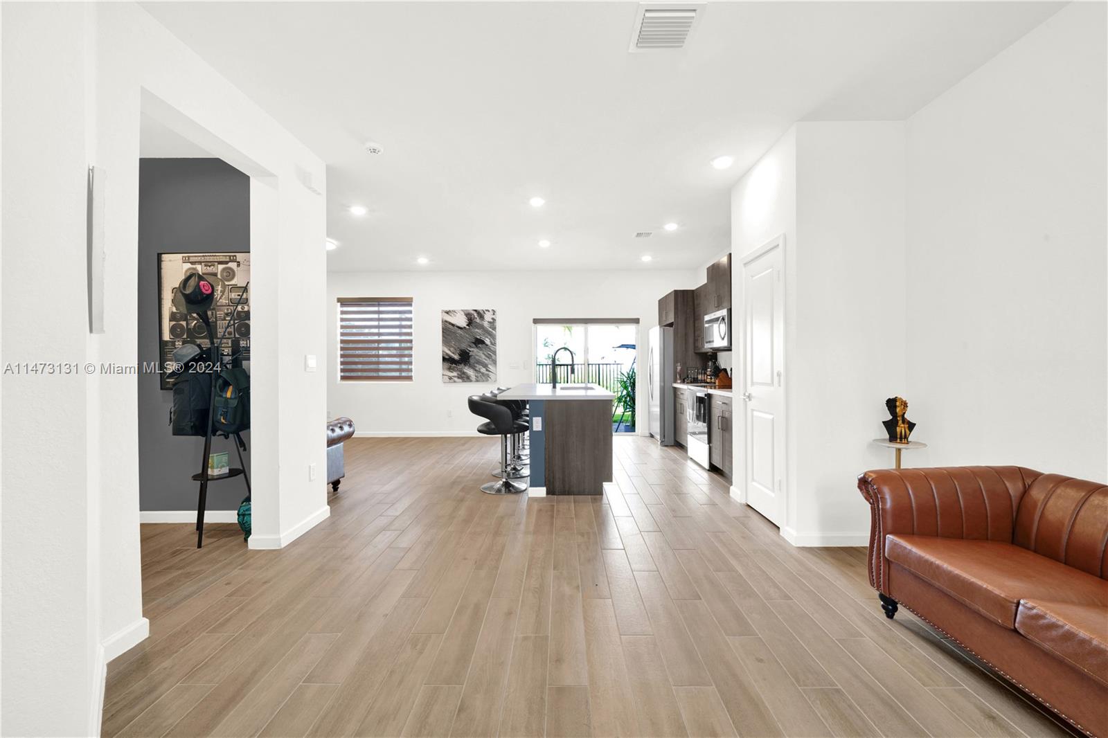 805 SE 18th St, Homestead, Florida 33034, 3 Bedrooms Bedrooms, ,2 BathroomsBathrooms,Residential,For Sale,805 SE 18th St,A11473131