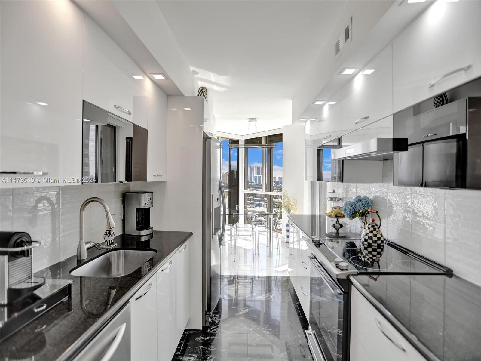 1000 Island Blvd, Aventura, FL, 33160 United States, 3 Bedrooms Bedrooms, ,3 BathroomsBathrooms,Residential,For Sale,Island Blvd,A11473040