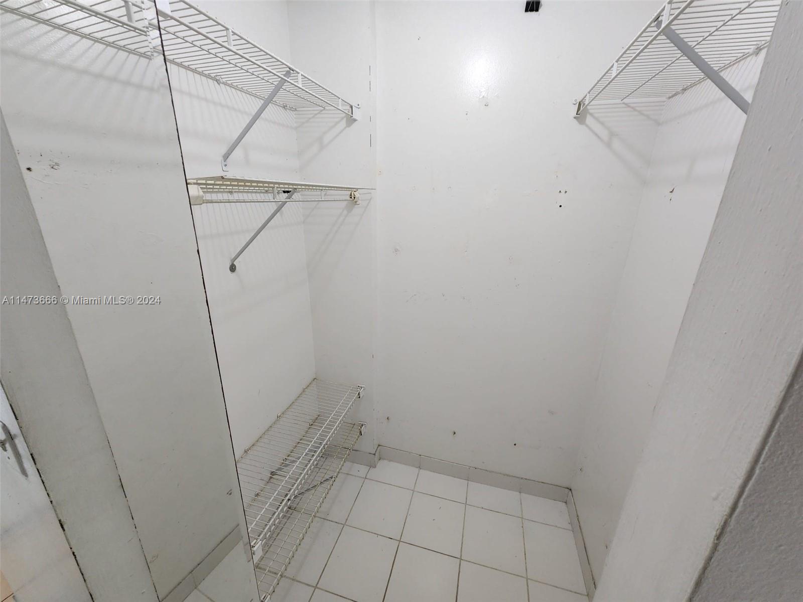 6937 Bay Dr 510, Miami Beach, Florida 33141, 1 Bedroom Bedrooms, ,1 BathroomBathrooms,Residential,For Sale,6937 Bay Dr 510,A11473666