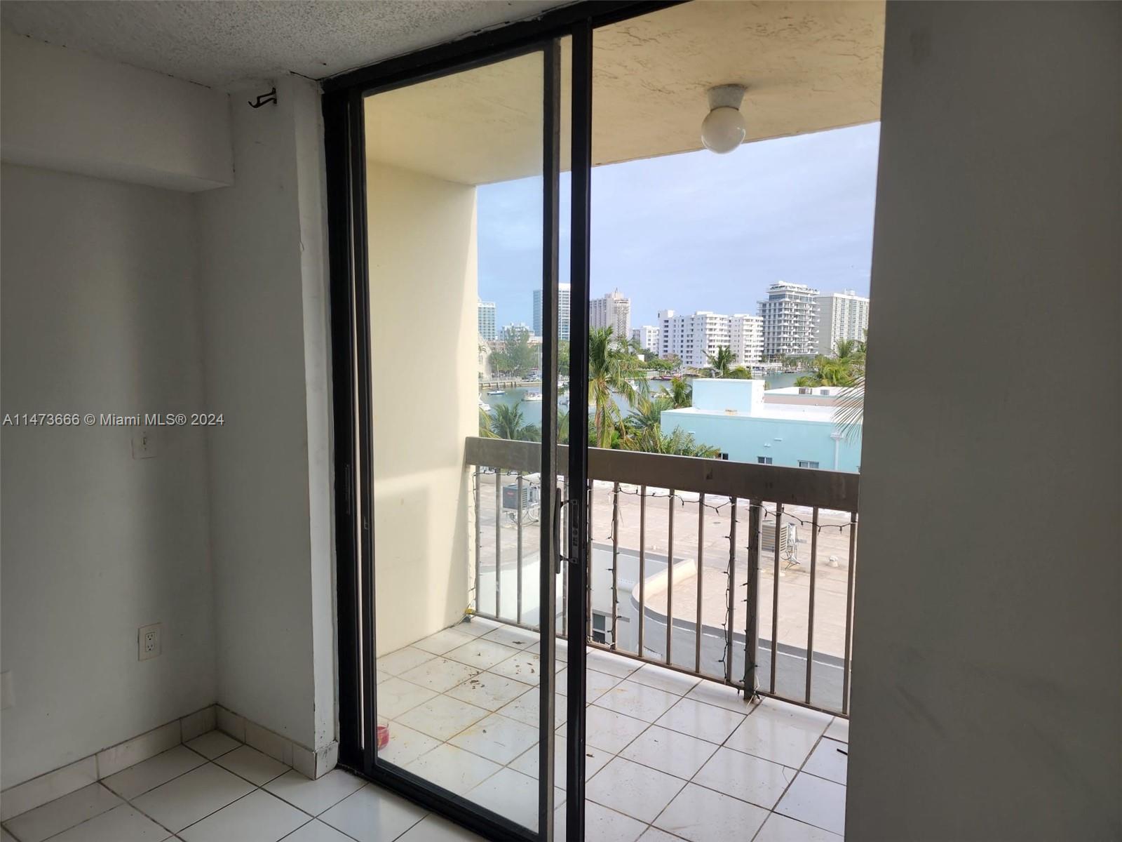6937 Bay Dr 510, Miami Beach, Florida 33141, 1 Bedroom Bedrooms, ,1 BathroomBathrooms,Residential,For Sale,6937 Bay Dr 510,A11473666