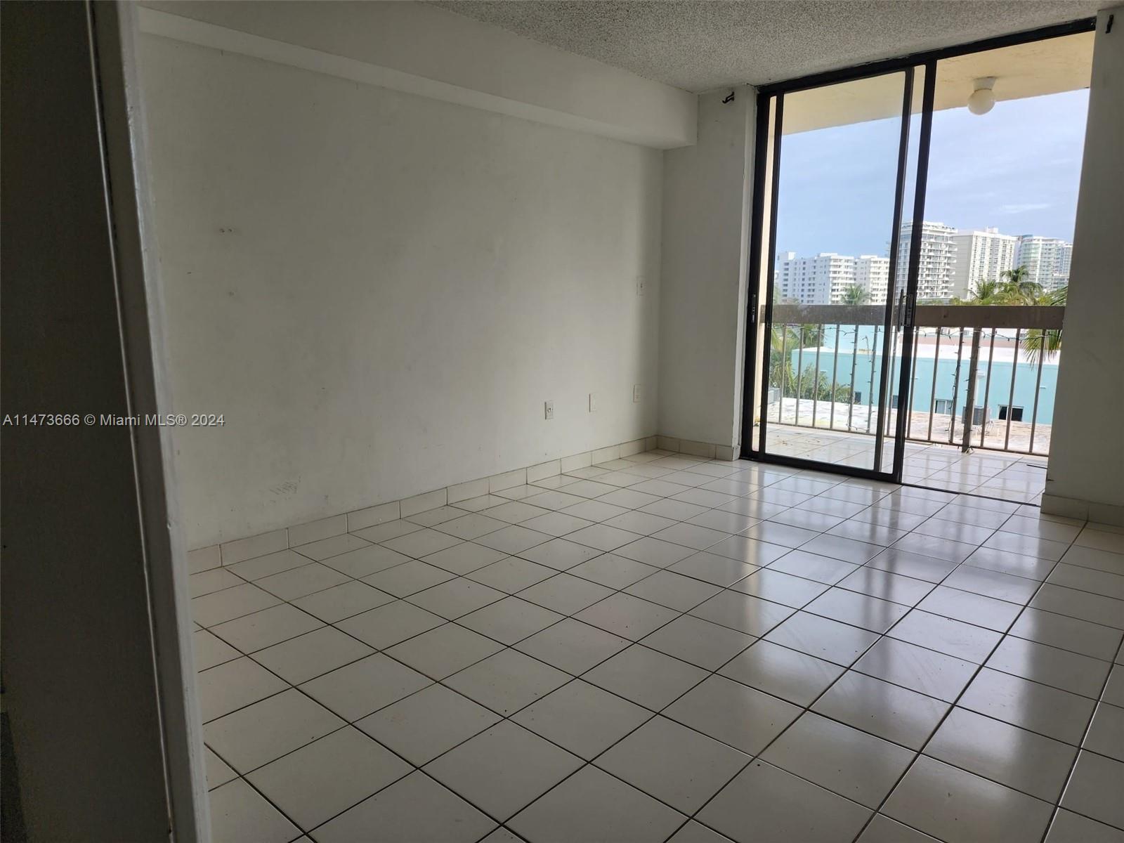 6937 Bay Dr 510, Miami Beach, Florida 33141, 1 Bedroom Bedrooms, ,1 BathroomBathrooms,Residential,For Sale,6937 Bay Dr 510,A11473666