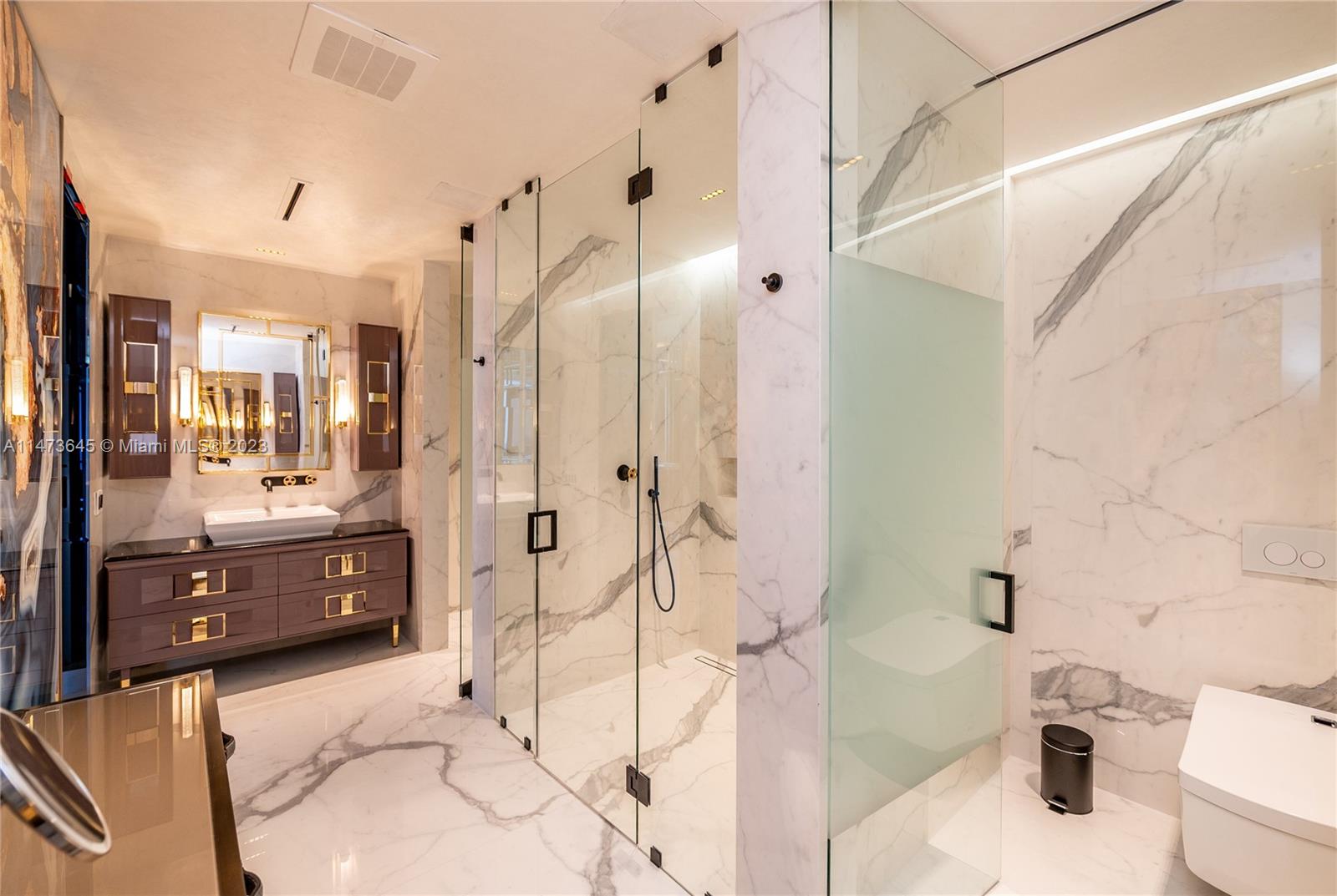 Primary bath