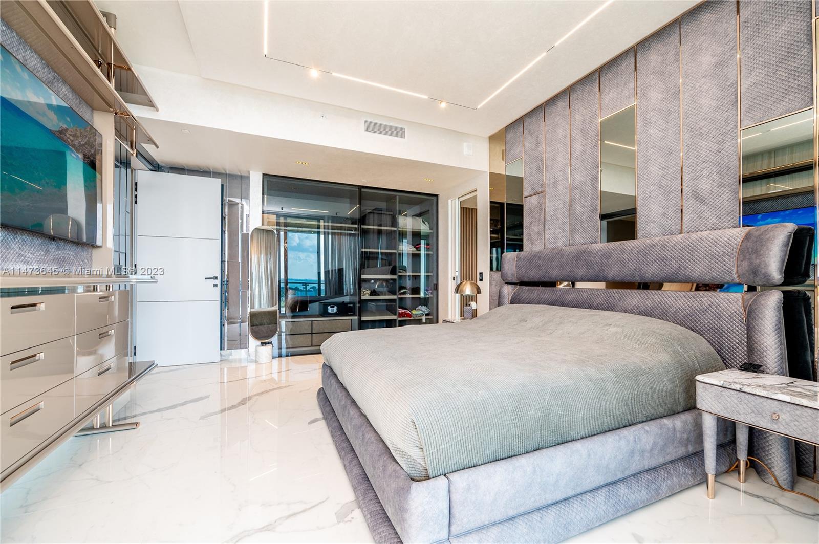Guest Bed #2 intracoastal side