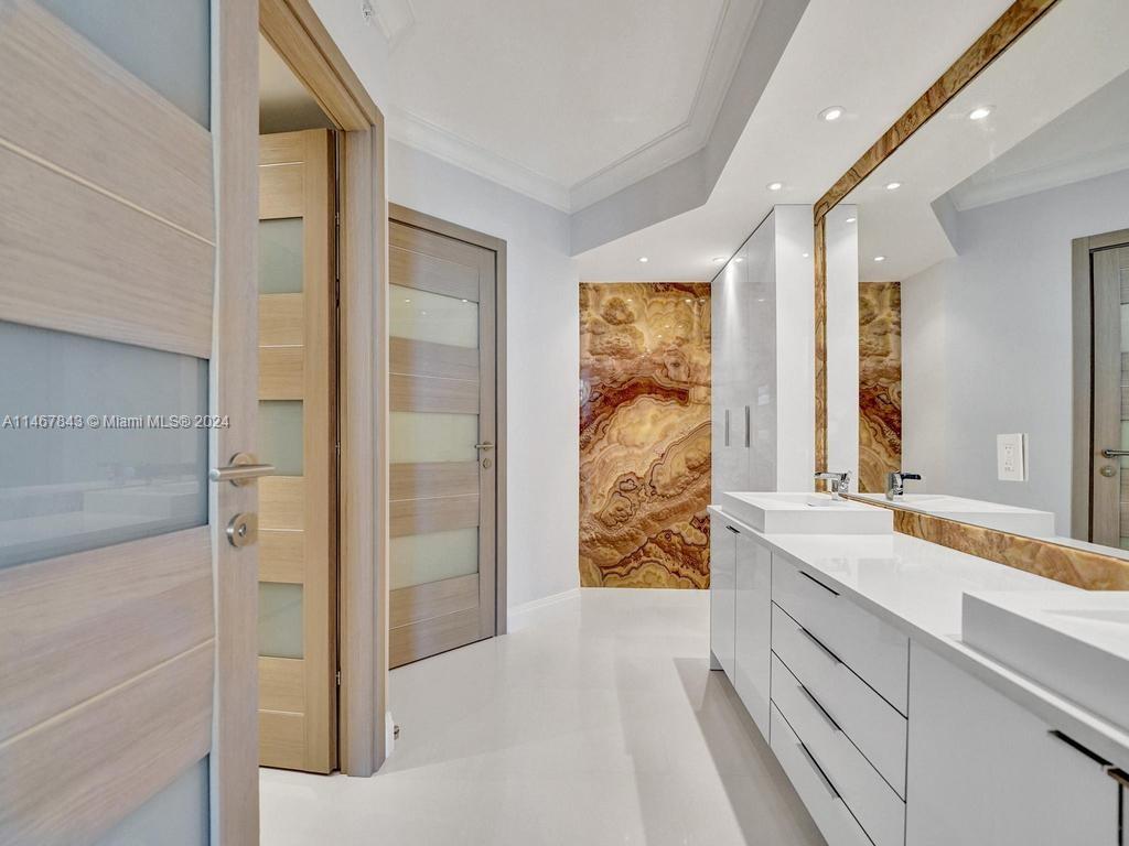 3370 Hidden Bay Dr, Aventura, FL, 33180 United States, 2 Bedrooms Bedrooms, ,2 BathroomsBathrooms,Residential,For Sale,Hidden Bay Dr,A11467843