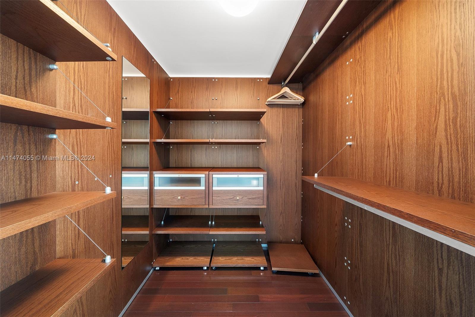 450 Alton Rd 2006, Miami Beach, Florida 33139, 2 Bedrooms Bedrooms, ,2 BathroomsBathrooms,Residentiallease,For Rent,450 Alton Rd 2006,A11474055