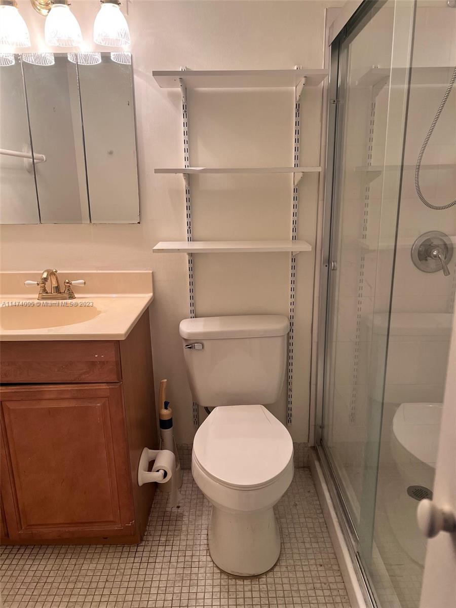 70 Dorchester D, West Palm Beach, FL, 33417 United States, 1 Bedroom Bedrooms, ,1 BathroomBathrooms,Residential,For Sale,Dorchester D,A11474005