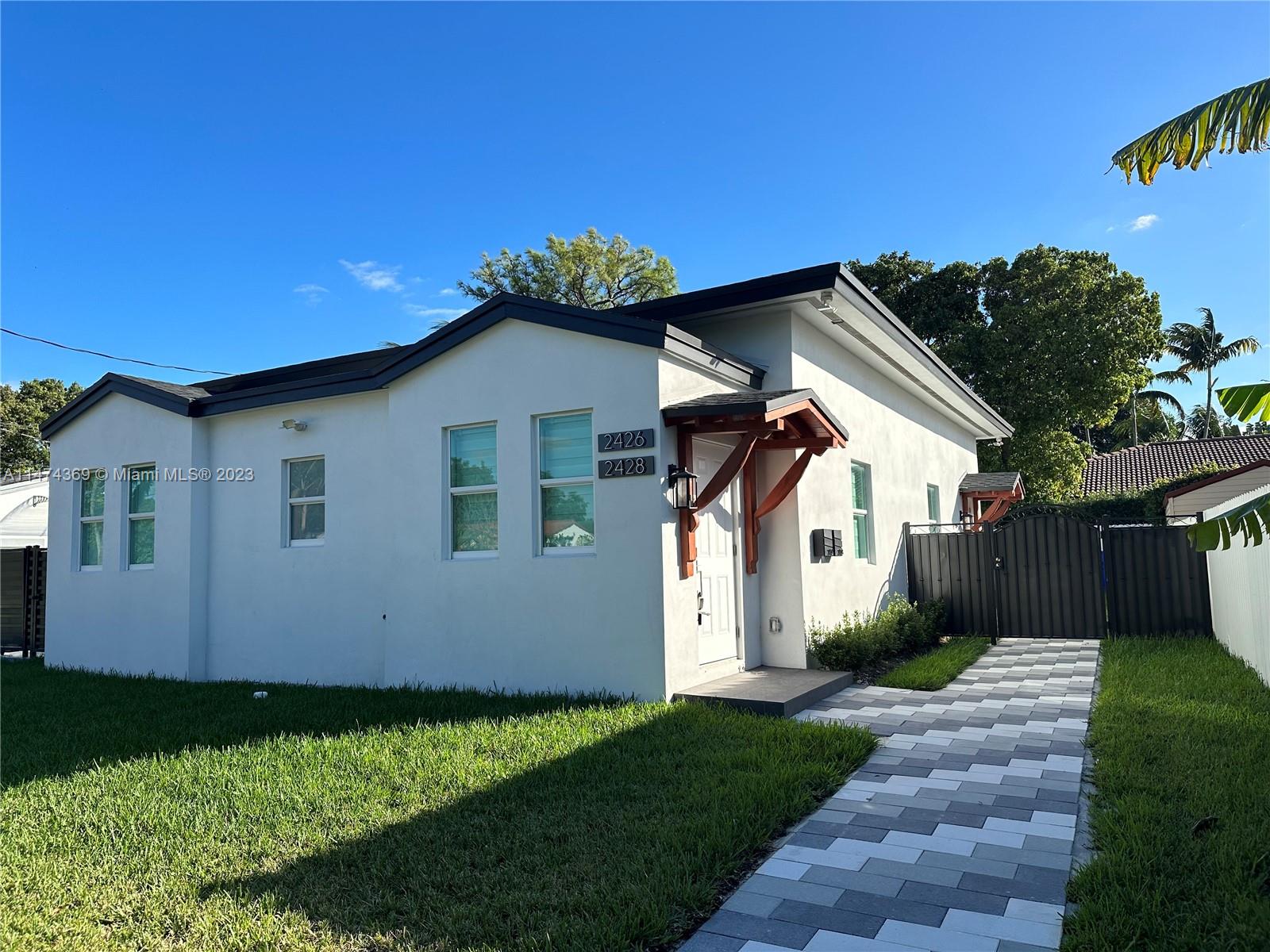 2426 SW 25th St 2426, Miami, Florida 33133, 2 Bedrooms Bedrooms, ,1 BathroomBathrooms,Residentiallease,For Rent,2426 SW 25th St 2426,A11474369
