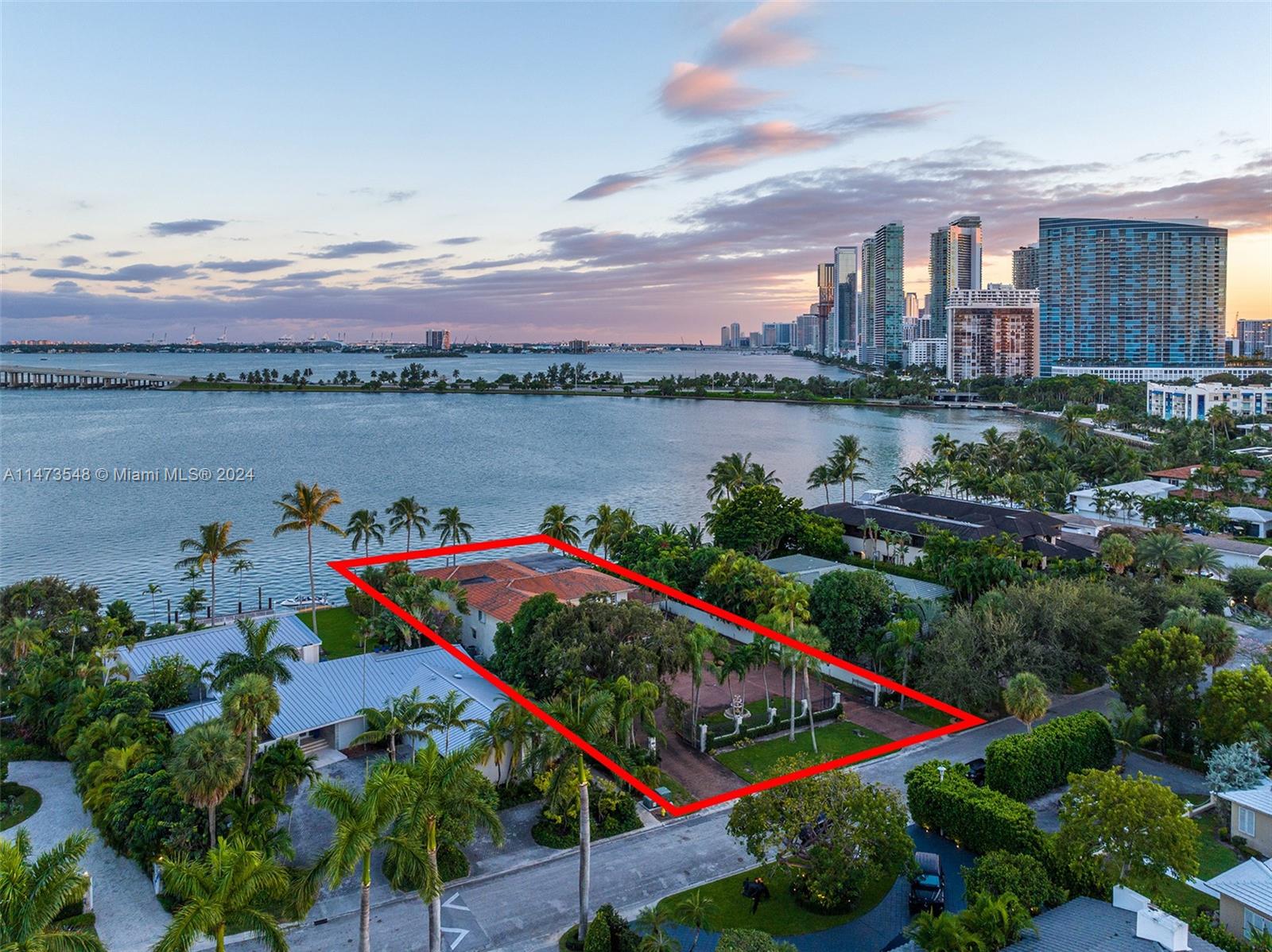 One-of-a-kind offering in the coveted gated community of Bay Point. SE facing TROPHY property on 100' of unobstructed wide bayfront, with deep water dockage and 360-degree panoramic views of the Miami skyline. Existing structure/home can be torn down for customization of a grand, new masterpiece. Live in the most exclusive neighborhood in Miami just steps away from the beach, city, dining and shopping.