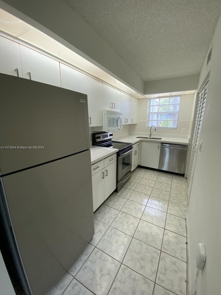 2019 SE 27th Dr 102-5, Homestead, Florida 33035, 2 Bedrooms Bedrooms, ,2 BathroomsBathrooms,Residential,For Sale,2019 SE 27th Dr 102-5,A11473804