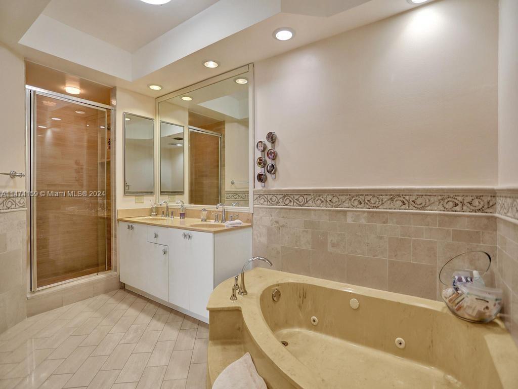 20281 Country Club Dr, Aventura, FL, 33180 United States, 2 Bedrooms Bedrooms, ,2 BathroomsBathrooms,Residential,For Sale,Country Club Dr,A11474159