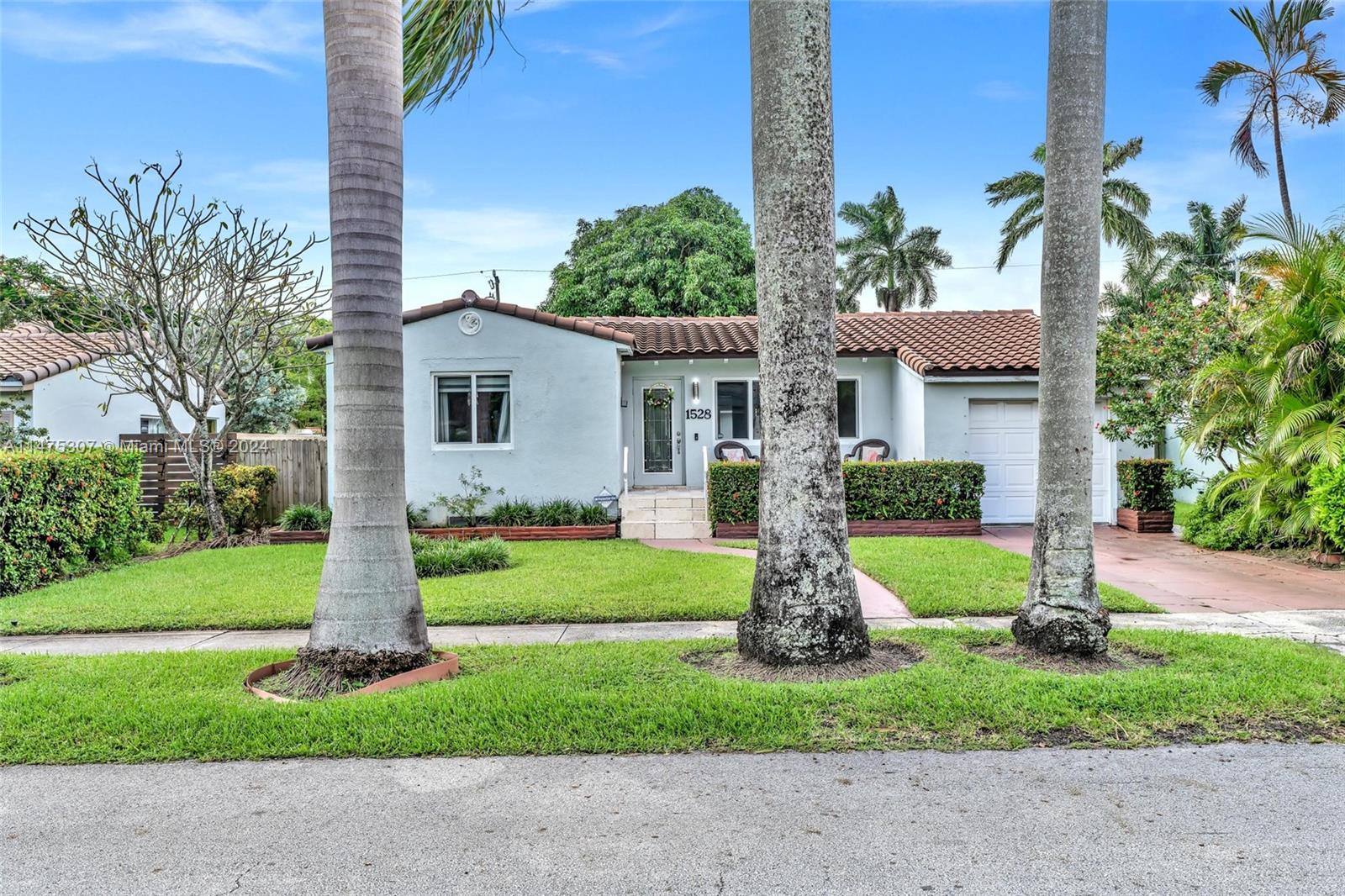 1528 Wiley St, Hollywood, Florida 33020, 3 Bedrooms Bedrooms, ,2 BathroomsBathrooms,Residential,For Sale,1528 Wiley St,A11475307