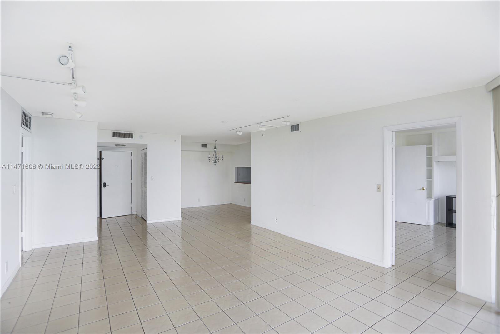 1000 Quayside Ter 809, Miami, Florida 33138, 2 Bedrooms Bedrooms, 1 Room Rooms,2 BathroomsBathrooms,Residential,For Sale,1000 Quayside Ter 809,A11471606