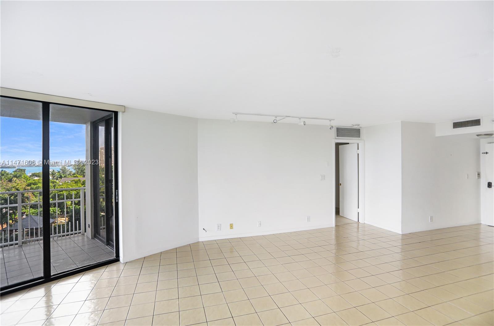 1000 Quayside Ter 809, Miami, Florida 33138, 2 Bedrooms Bedrooms, 1 Room Rooms,2 BathroomsBathrooms,Residential,For Sale,1000 Quayside Ter 809,A11471606