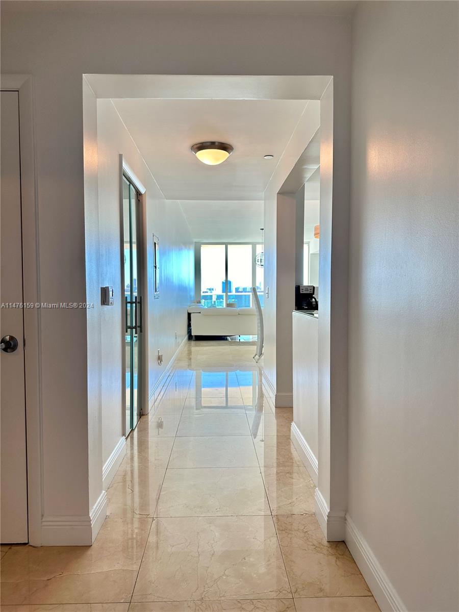 3330 NE 190th St 2118, Aventura, Florida 33180, 3 Bedrooms Bedrooms, ,3 BathroomsBathrooms,Residentiallease,For Rent,3330 NE 190th St 2118,A11476159