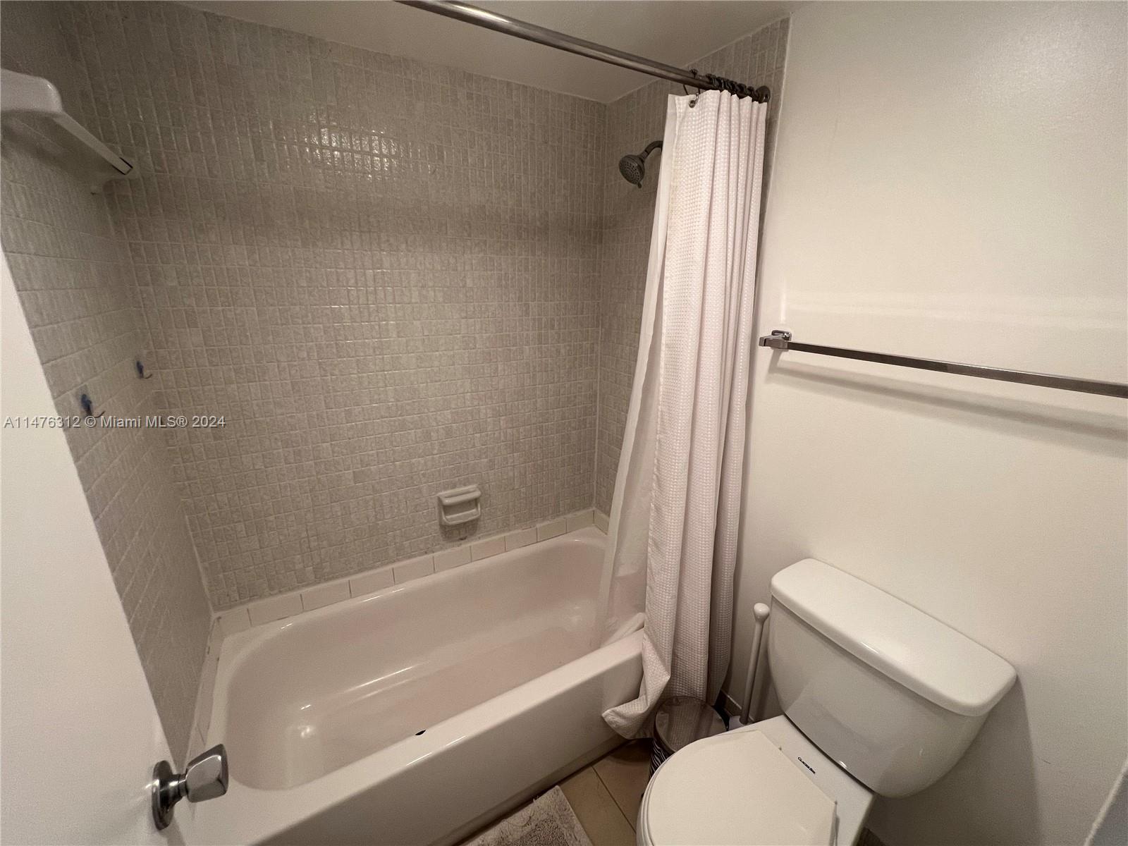 3375 Country Club Dr, Aventura, FL, 33180 United States, 2 Bedrooms Bedrooms, ,2 BathroomsBathrooms,Residential,For Sale,Country Club Dr,A11476312