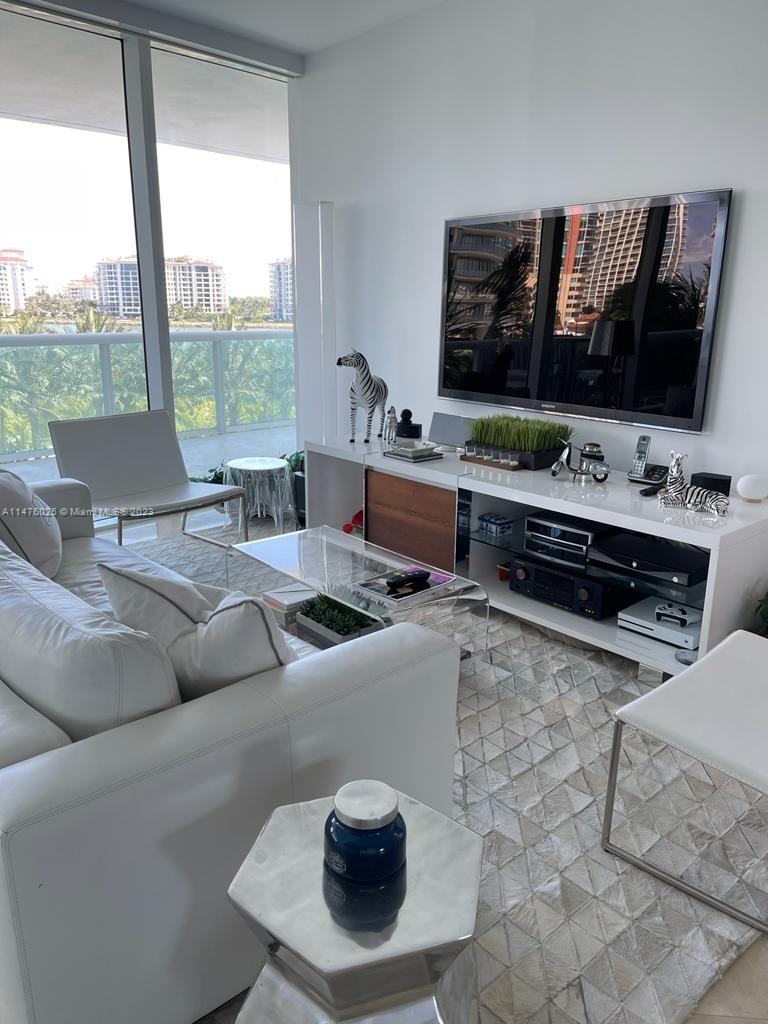 1000 S Pointe Dr 405, Miami Beach, Florida 33139, 2 Bedrooms Bedrooms, ,2 BathroomsBathrooms,Residentiallease,For Rent,1000 S Pointe Dr 405,A11476025