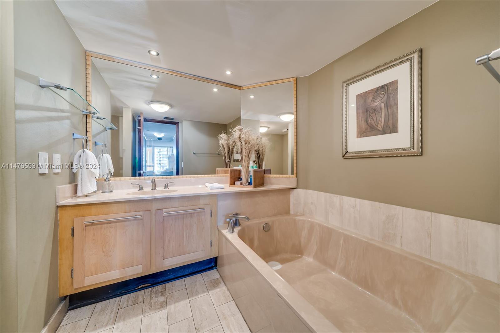 1717 N Bayshore Dr A-1948, Miami, Florida 33132, 1 Bedroom Bedrooms, ,1 BathroomBathrooms,Residentiallease,For Rent,1717 N Bayshore Dr A-1948,A11476593