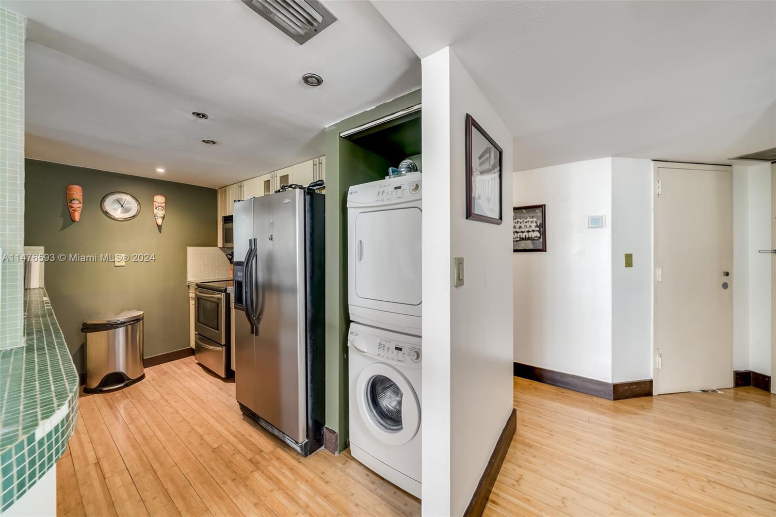 1717 N Bayshore Dr A-1948, Miami, Florida 33132, 1 Bedroom Bedrooms, ,1 BathroomBathrooms,Residentiallease,For Rent,1717 N Bayshore Dr A-1948,A11476593