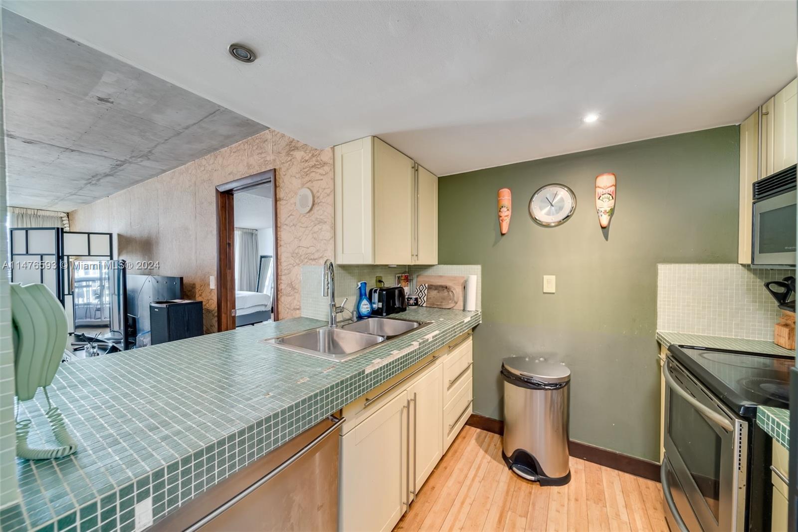 1717 N Bayshore Dr A-1948, Miami, Florida 33132, 1 Bedroom Bedrooms, ,1 BathroomBathrooms,Residentiallease,For Rent,1717 N Bayshore Dr A-1948,A11476593