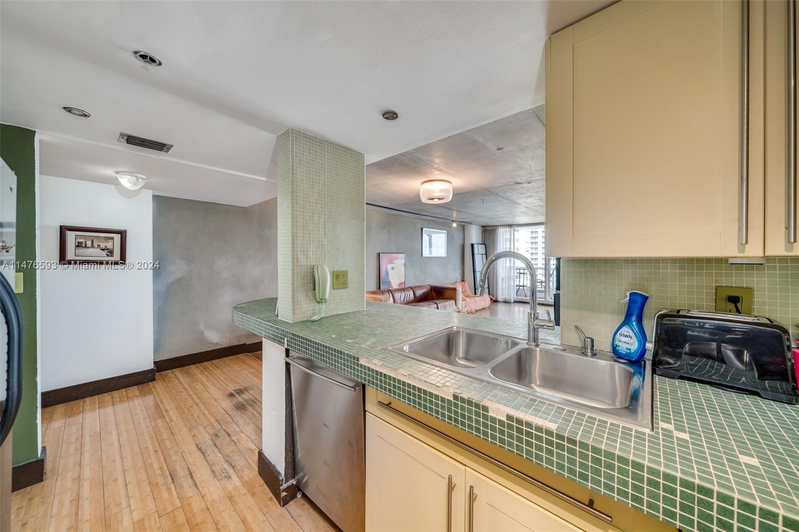 1717 N Bayshore Dr A-1948, Miami, Florida 33132, 1 Bedroom Bedrooms, ,1 BathroomBathrooms,Residentiallease,For Rent,1717 N Bayshore Dr A-1948,A11476593