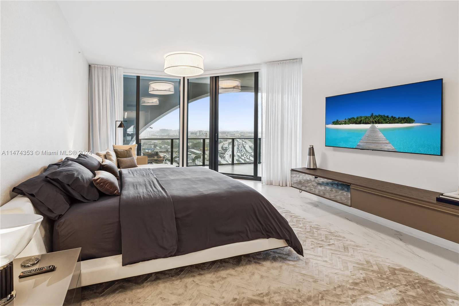 1000 Biscayne Blvd, Miami, FL, 33132 United States, 4 Bedrooms Bedrooms, ,5 BathroomsBathrooms,Residential,For Sale,Biscayne Blvd,A11474353