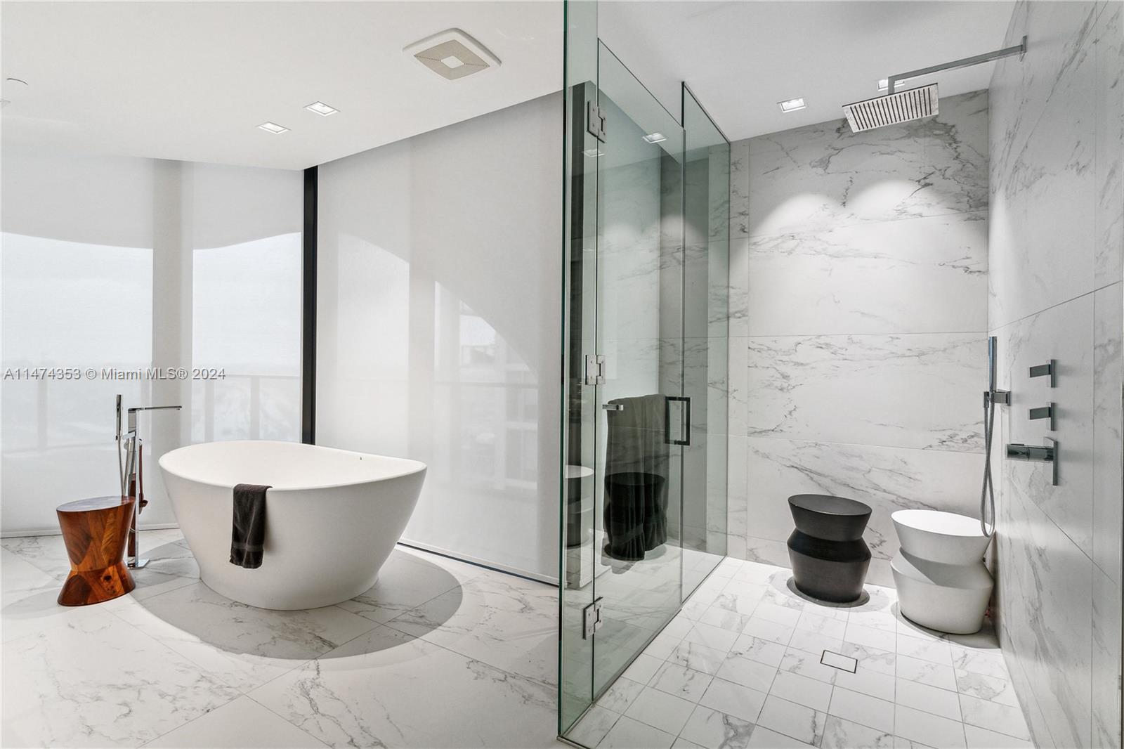 1000 Biscayne Blvd, Miami, FL, 33132 United States, 4 Bedrooms Bedrooms, ,5 BathroomsBathrooms,Residential,For Sale,Biscayne Blvd,A11474353