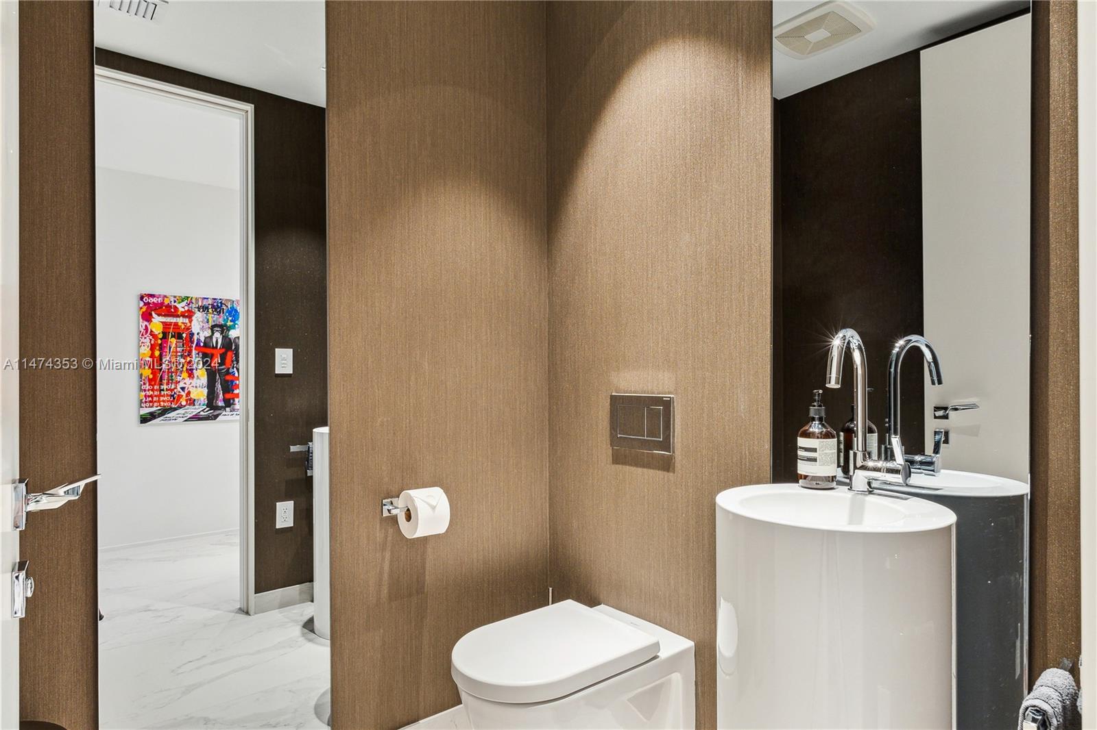 1000 Biscayne Blvd, Miami, FL, 33132 United States, 4 Bedrooms Bedrooms, ,5 BathroomsBathrooms,Residential,For Sale,Biscayne Blvd,A11474353