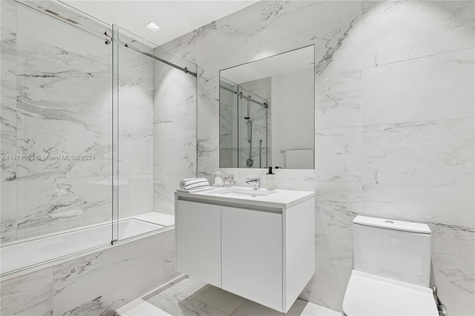 1000 Biscayne Blvd, Miami, FL, 33132 United States, 4 Bedrooms Bedrooms, ,5 BathroomsBathrooms,Residential,For Sale,Biscayne Blvd,A11474353