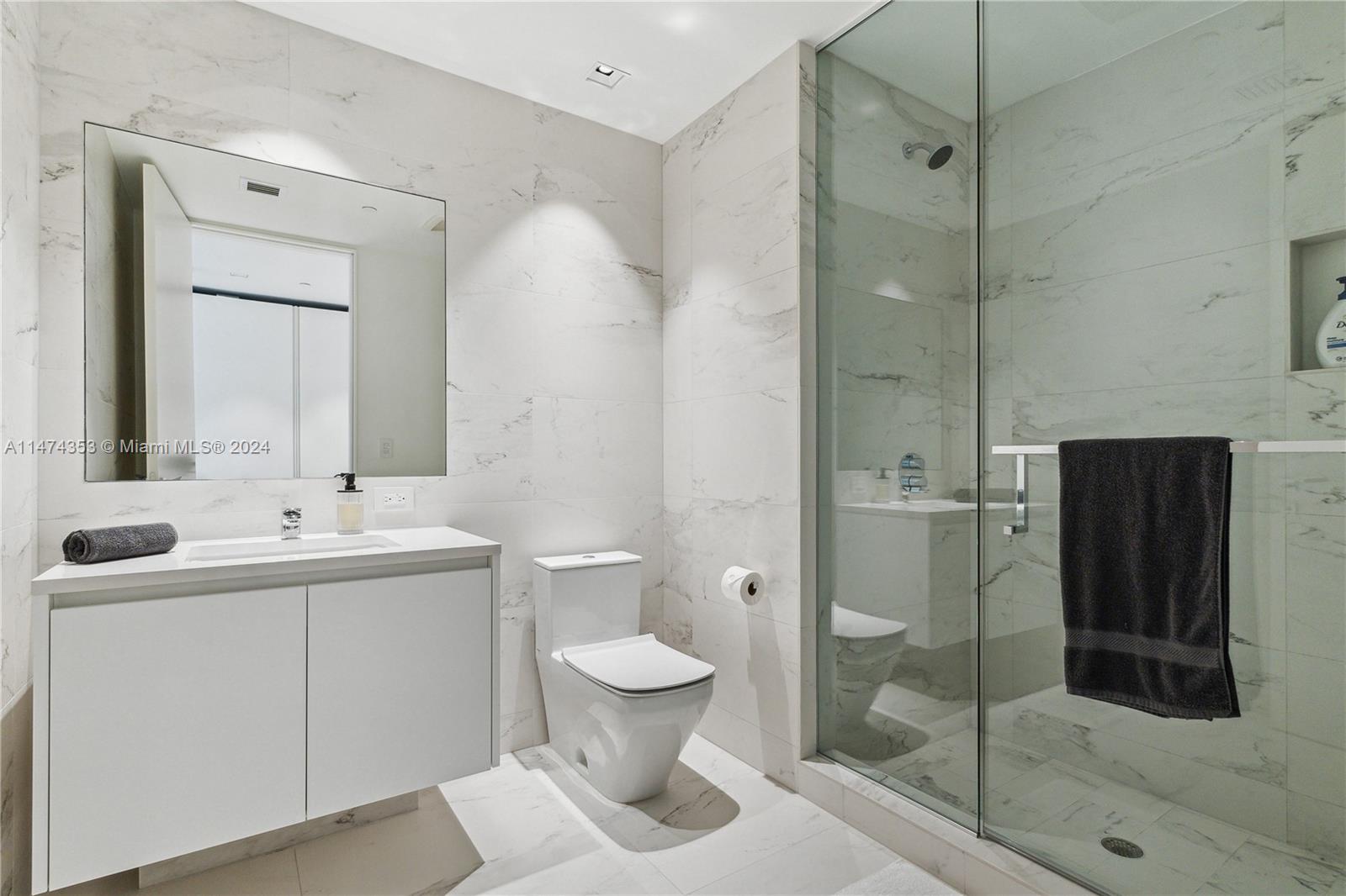 1000 Biscayne Blvd, Miami, FL, 33132 United States, 4 Bedrooms Bedrooms, ,5 BathroomsBathrooms,Residential,For Sale,Biscayne Blvd,A11474353