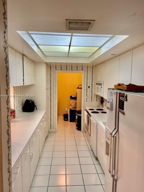 9805 NW 52nd St, Doral, FL, 33178 United States, 3 Bedrooms Bedrooms, ,2 BathroomsBathrooms,Residential,For Sale,52nd St,A11476718