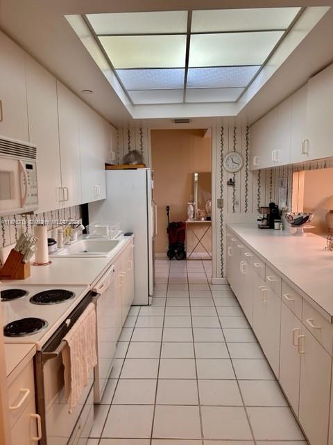 9805 NW 52nd St, Doral, FL, 33178 United States, 3 Bedrooms Bedrooms, ,2 BathroomsBathrooms,Residential,For Sale,52nd St,A11476718