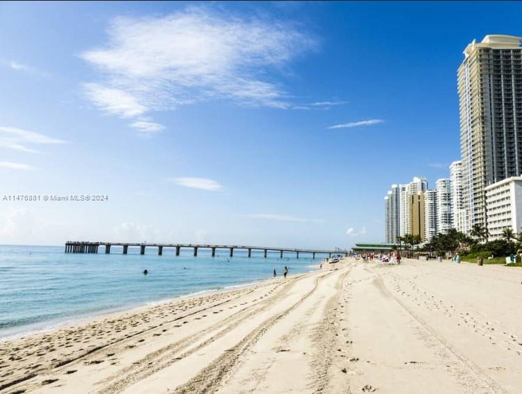 250 174th St, Sunny Isles Beach, FL, 33160 United States, 1 Bedroom Bedrooms, ,1 BathroomBathrooms,Residential,For Sale,174th St,A11476881