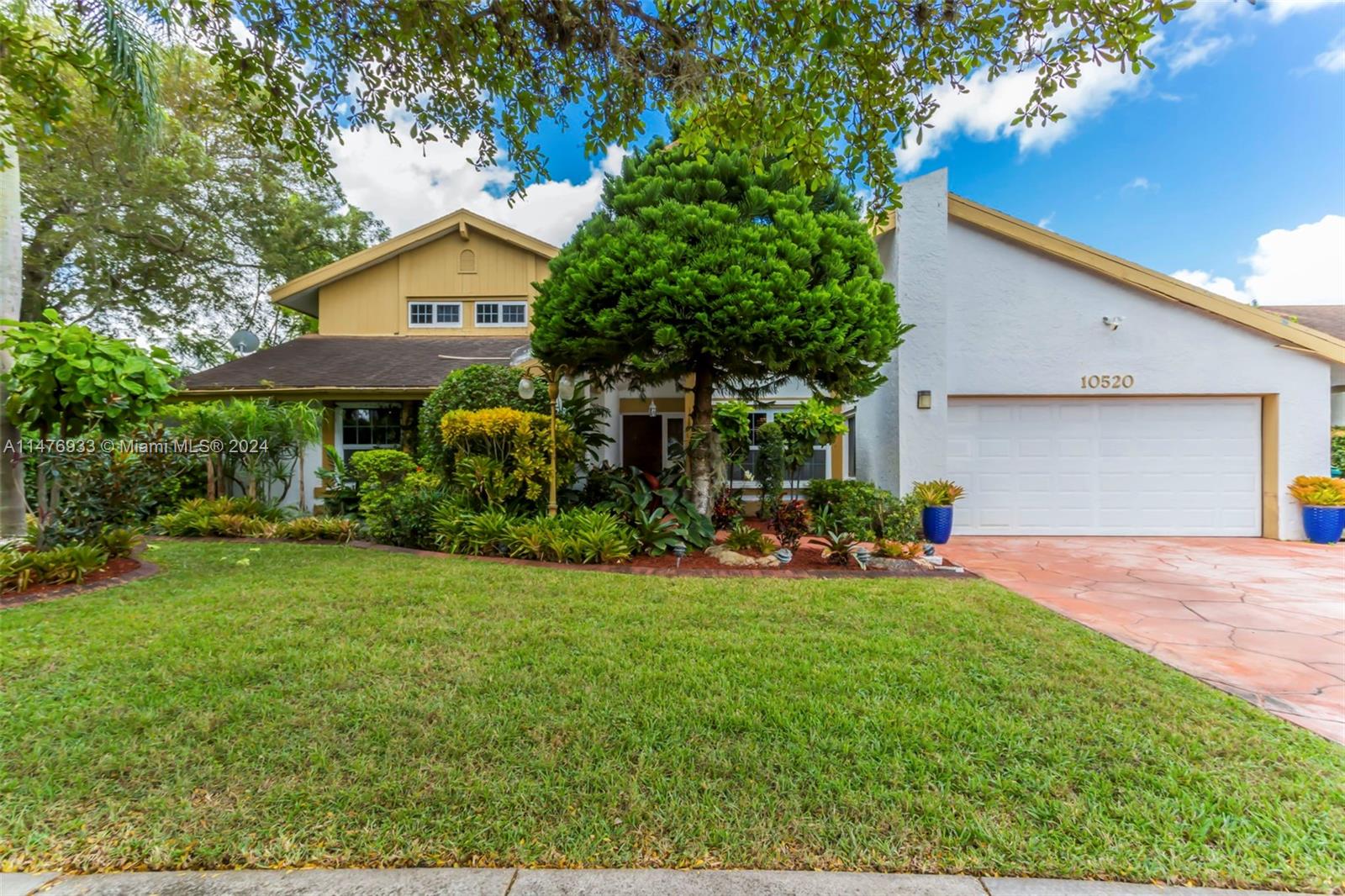 10520 SW 130th Ave  For Sale A11476933, FL