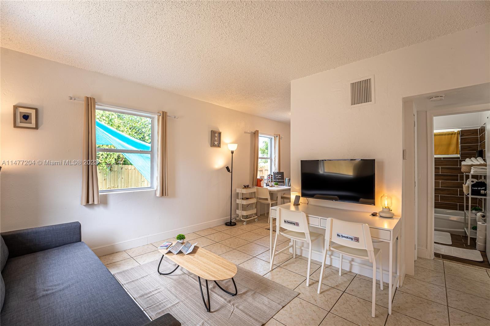 7031 NW 6th Ct 2, Miami, Florida 33150, 1 Bedroom Bedrooms, ,1 BathroomBathrooms,Residentiallease,For Rent,7031 NW 6th Ct 2,A11477204