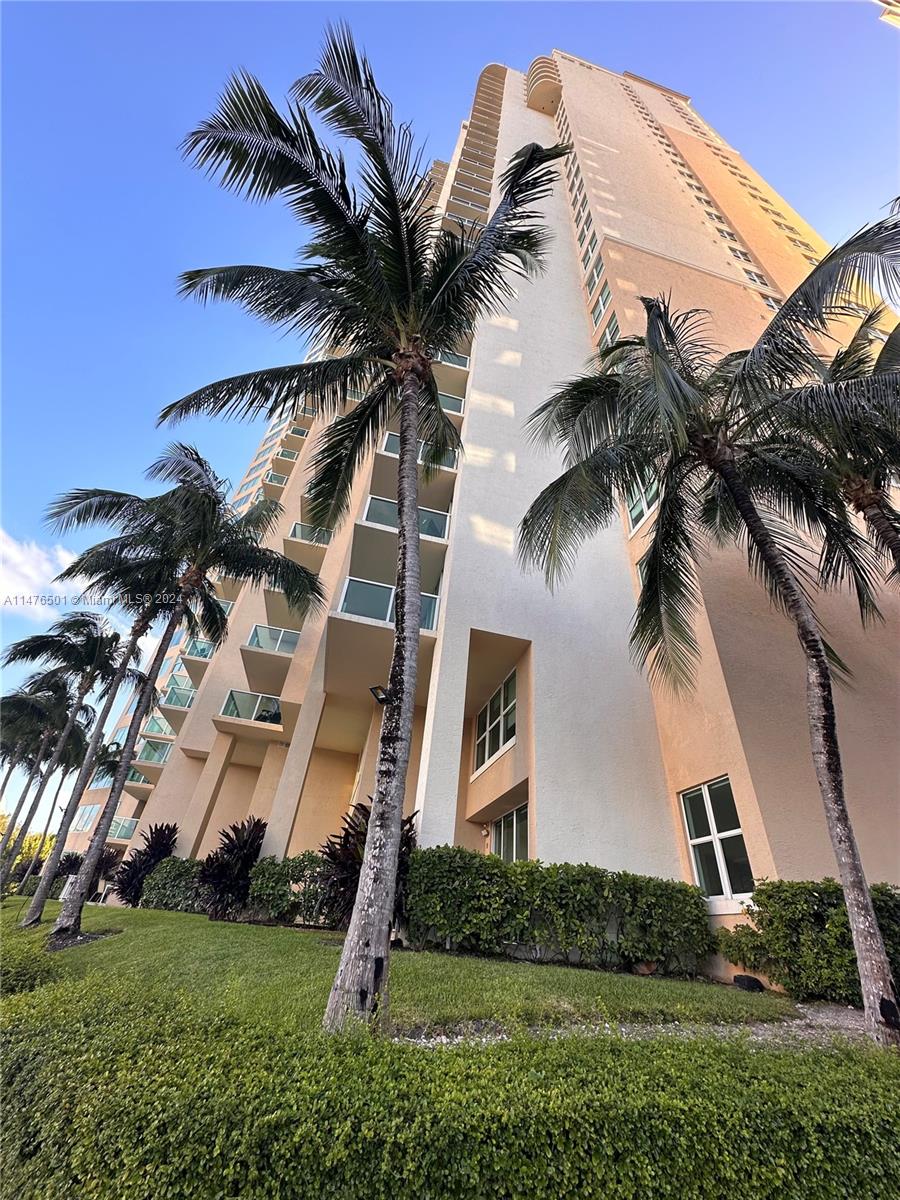 3330 190th St, Aventura, FL, 33180 United States, 3 Bedrooms Bedrooms, ,2 BathroomsBathrooms,Residential,For Sale,190th St,A11476501