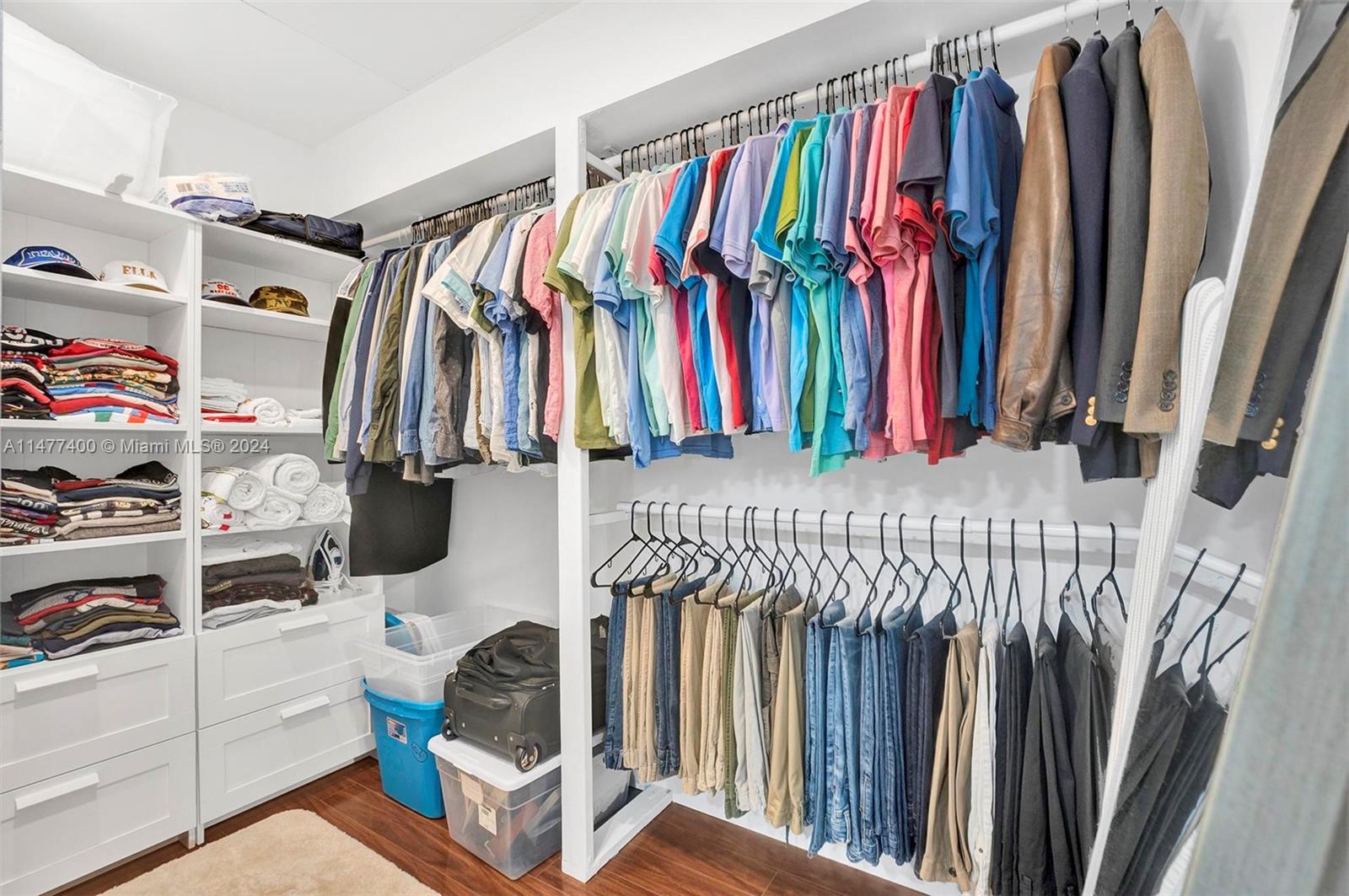 MAIN CLOSET