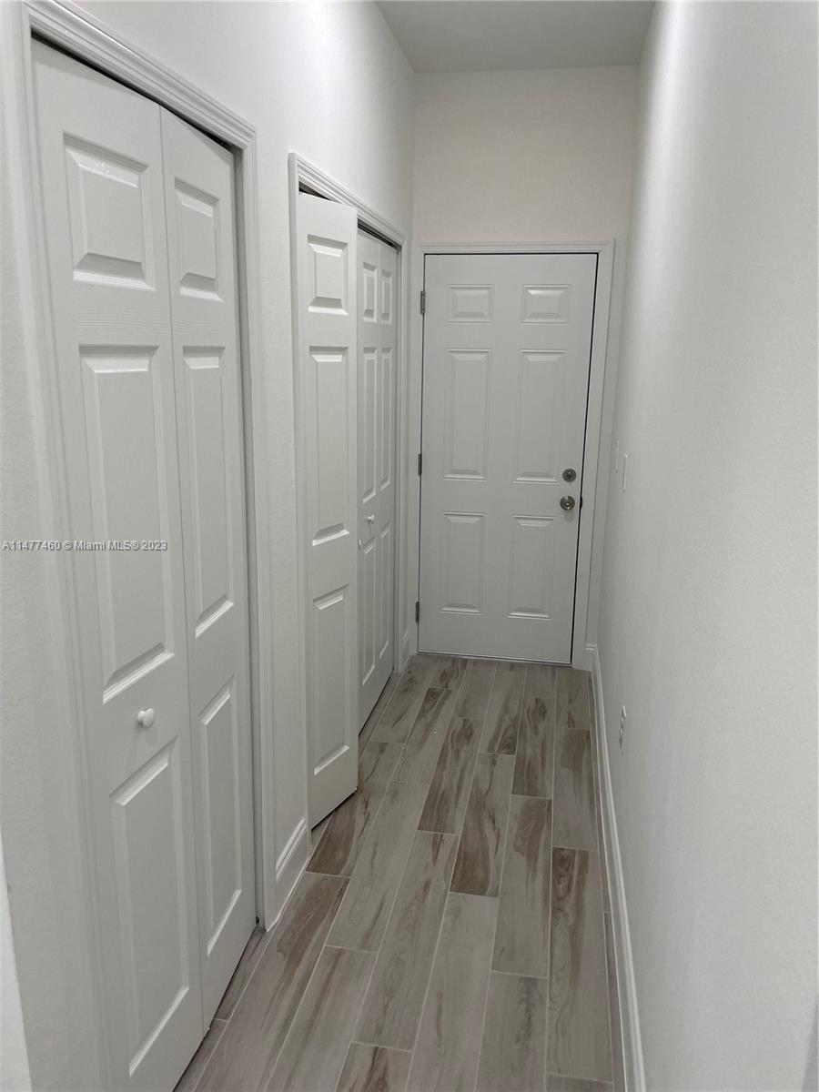 Listing Photo 12