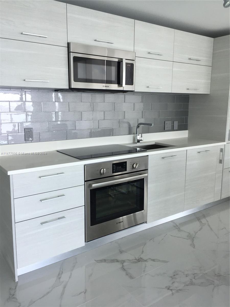 Miami, Florida 33137, 1 Bedroom Bedrooms, ,2 BathroomsBathrooms,Residentiallease,For Rent,A11477506